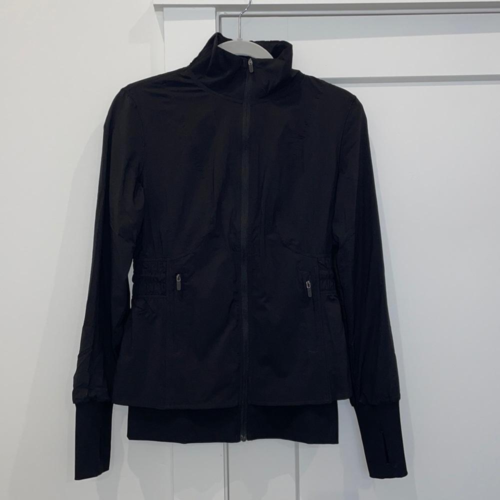 Women’s Black Lululemon full zip jacket. Size 4